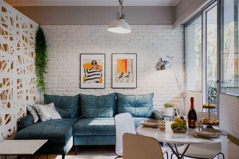 Living room, Seating area, Food