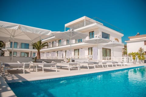 Property building, Swimming pool, Swimming pool