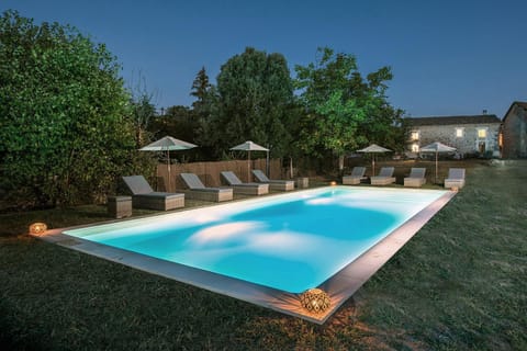 Night, Garden, Garden view, Pool view, Swimming pool, sunbed