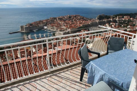 Balcony/Terrace, City view, Landmark view, Sea view