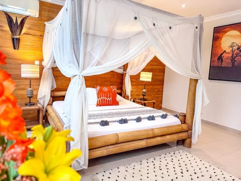 Property building, Nearby landmark, Night, Swimming pool, Family, Inner courtyard view, internet, minibar