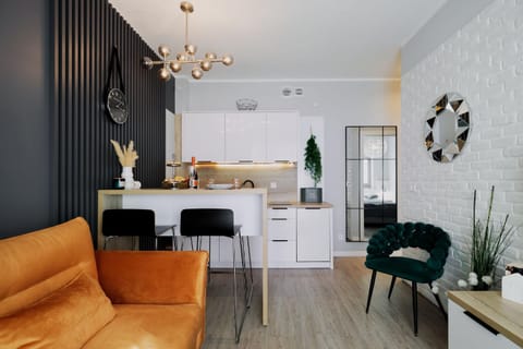 Bed, Kitchen or kitchenette, Living room, Seating area, kitchen