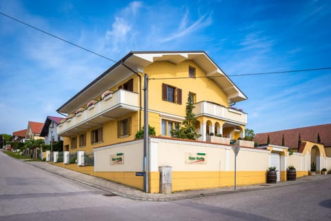 Property building, Facade/entrance, Day, Neighbourhood