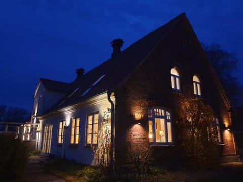 Property building, Night