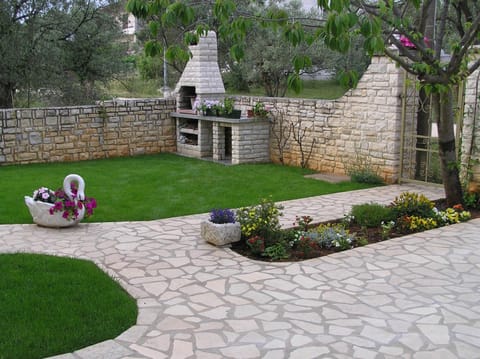 BBQ facilities, Garden