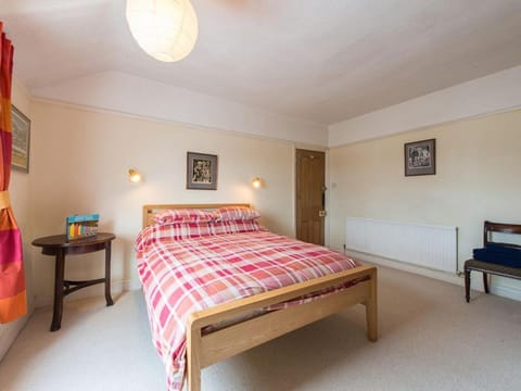 Glan Y Mor, 147 Station Road Apartment in Deganwy