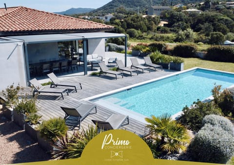 Patio, Day, Natural landscape, Garden, Mountain view, Pool view