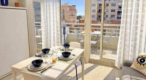 Patio, Day, View (from property/room), Balcony/Terrace, Living room, Dining area
