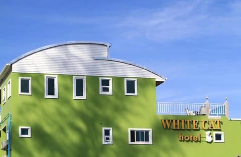 White Cat Hotel Hotel in Khuekkhak