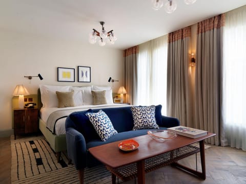 Bed, Seating area, Bedroom