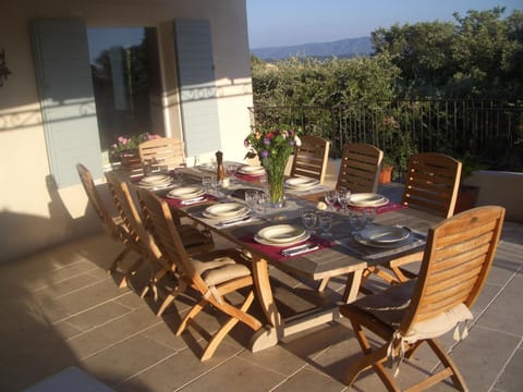 View (from property/room), Balcony/Terrace, Dining area