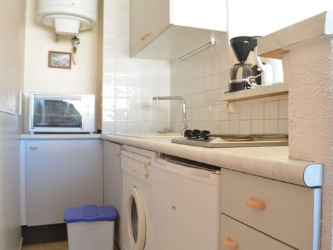 Studio cabine à St-Raphaël avec terrasse et parking, à 100m de la plage - FR-1-226A-23 Cabin in Saint-Raphael