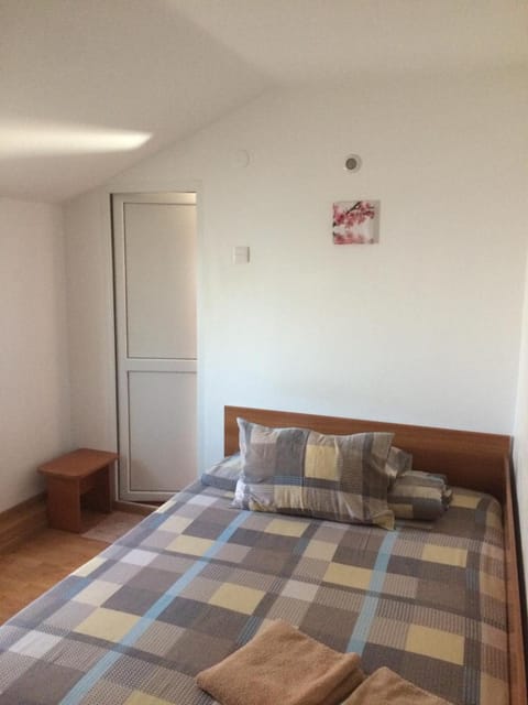 Pensiunea Everest Bed and Breakfast in Craiova