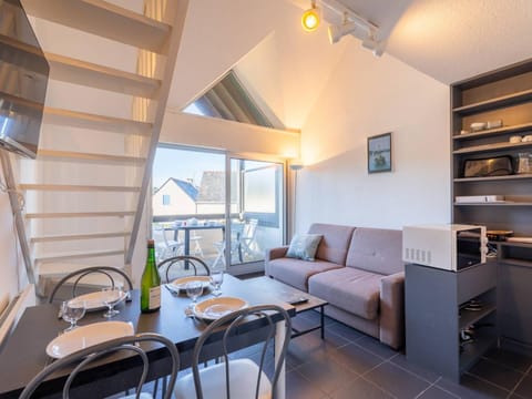 Carnac : Duplex 3 Pièces, Balcon, Animaux Admis, Parking - FR-1-477-73 Apartment in Carnac