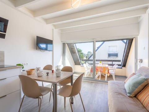 Carnac: Duplex 2 pièces, 28m², près plage, parking, accepte animaux - FR-1-477-116 Apartment in Carnac