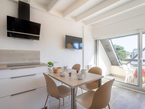 Carnac: Duplex 2 pièces, 28m², près plage, parking, accepte animaux - FR-1-477-116 Apartment in Carnac