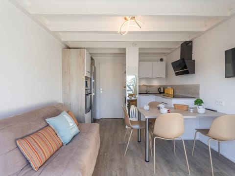 Carnac: Duplex 2 pièces, 28m², près plage, parking, accepte animaux - FR-1-477-116 Apartment in Carnac