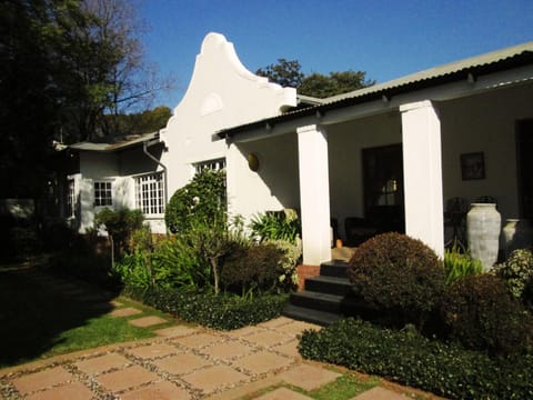 Facade/entrance, Garden