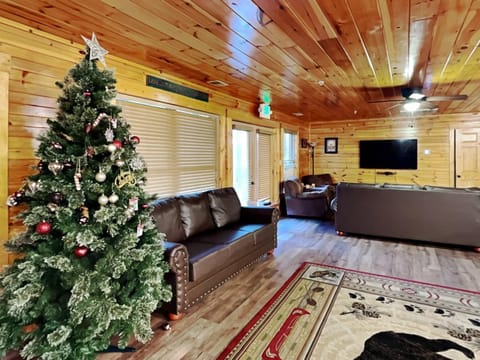 Hemlock Inn House in Swain County