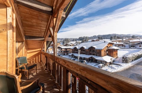 Day, Winter, Balcony/Terrace, On site, Mountain view