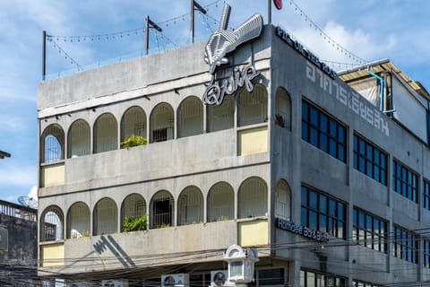 Property building, Day