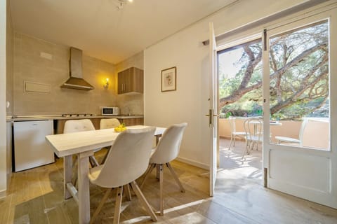 Balcony/Terrace, Dining area, Communal kitchen