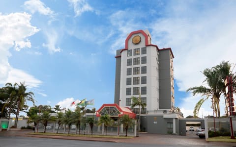 Property building, Day, Location