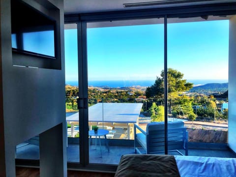 View (from property/room), Balcony/Terrace, Landmark view, Sea view