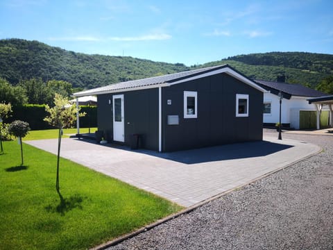 Ferienhaus MaLeFi 1 am Gülser Moselbogen Chalet in Koblenz