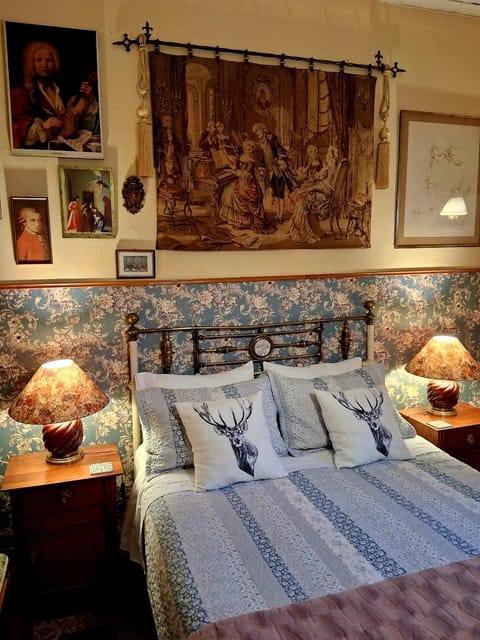Bed, Decorative detail, Bedroom
