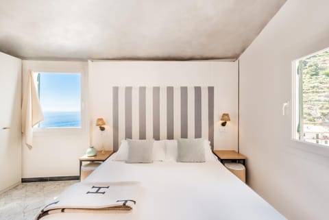 Bed, Photo of the whole room, Bedroom, Sea view