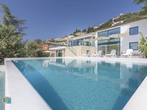 Natural landscape, Mountain view, Pool view, Swimming pool, sunbed