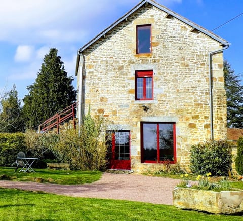 Facade/entrance, BBQ facilities, Garden, Balcony/Terrace, Pets, Garden view