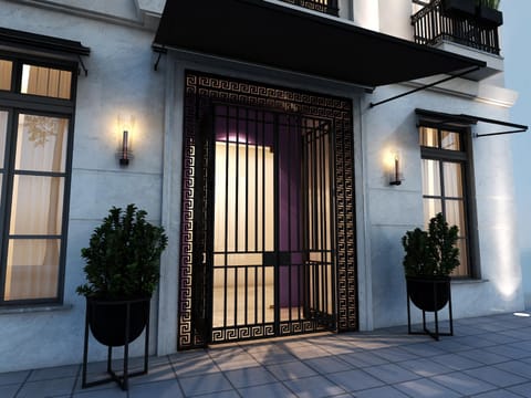 Facade/entrance