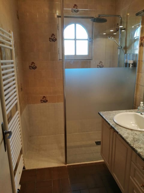 Steam room, Bathroom