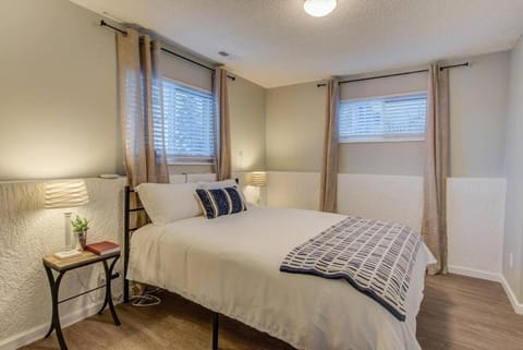 Romantic Getaway Base of Mountains Parks & Trails House in Old Colorado City