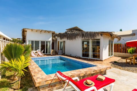 Off site, Balcony/Terrace, Photo of the whole room, Pool view, Swimming pool, sunbed