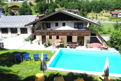 Garden view, Pool view, Swimming pool, sunbed