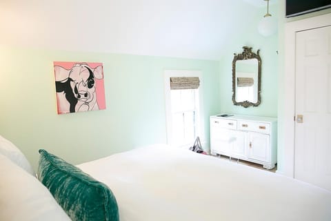 The Frenchie Bed and Breakfast in Round Top