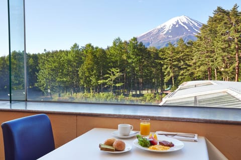 Restaurant/places to eat, Food, Breakfast