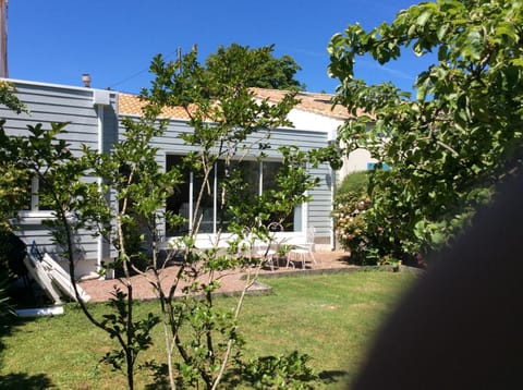 Day, Garden view