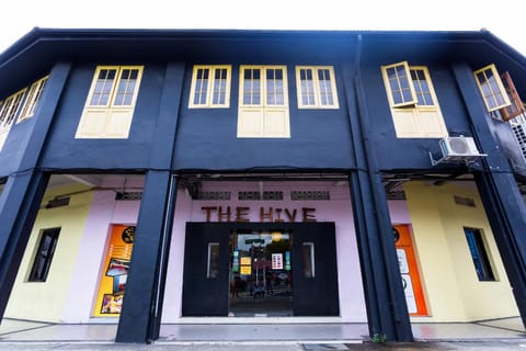 Facade/entrance