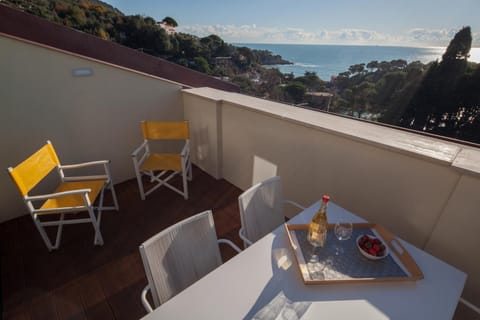 Balcony/Terrace, Landmark view, Sea view