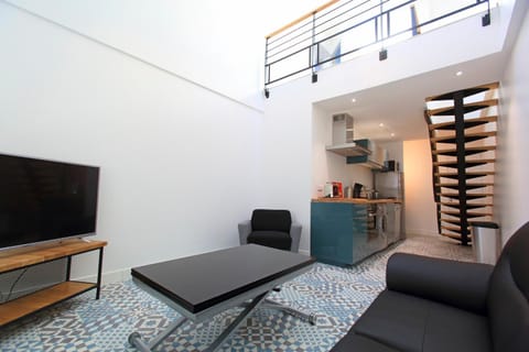 Kitchen or kitchenette, Living room, Dining area