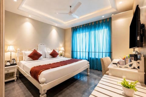 Bed, Photo of the whole room, Bedroom, wardrobe, air conditioner