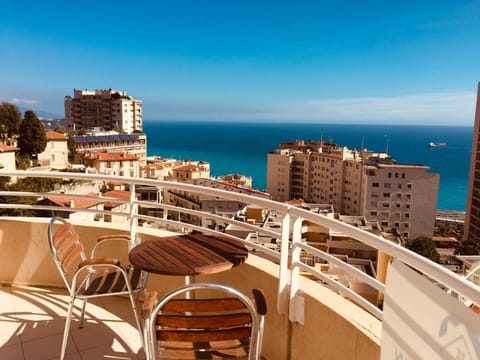 Sunny one bed, sea view, larvotto beach, Monaco Apartment in Monaco