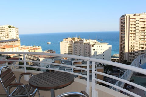 Sunny one bed, sea view, larvotto beach, Monaco Apartment in Monaco