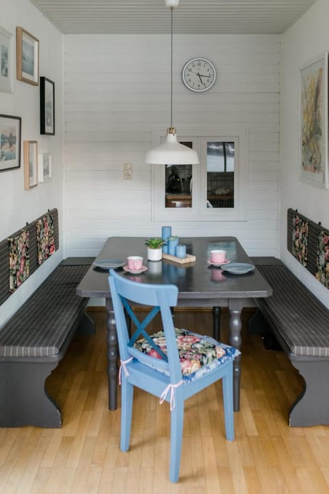 Dining area, Lake view