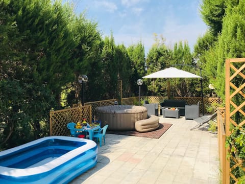 Garden, Swimming pool, Swimming pool