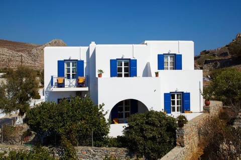 Property building, Day